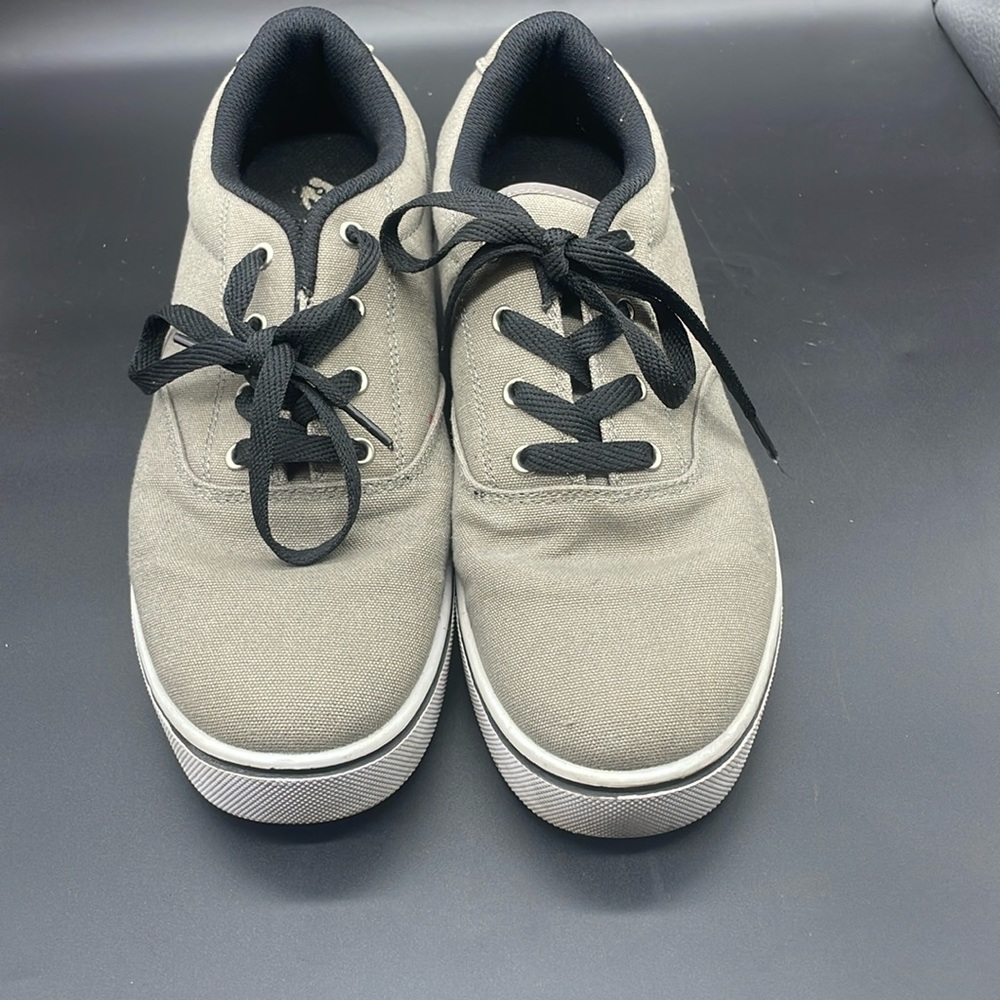 HEELYS SNEAKERS WITH WHEELS
